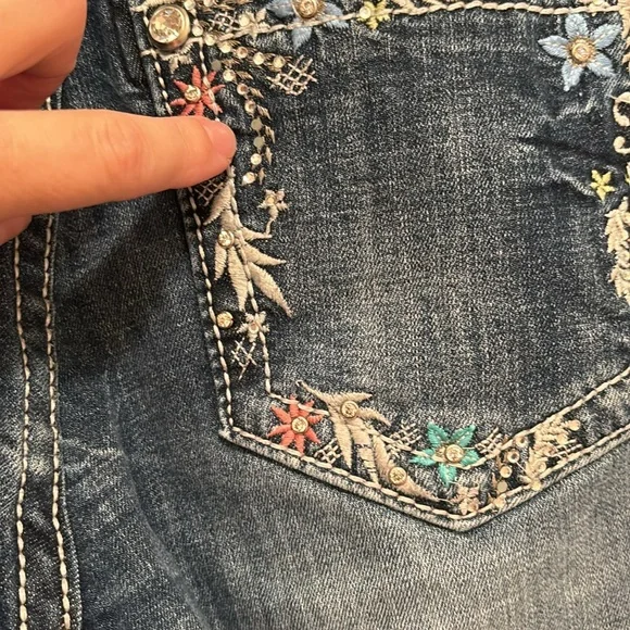 EUC excellent MissMe sz 30 jeans color:med 270 inseam 32 Style NO:JV83018V - Picture 10 of 13